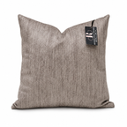 Coussin décoratif en velours taupe ramage