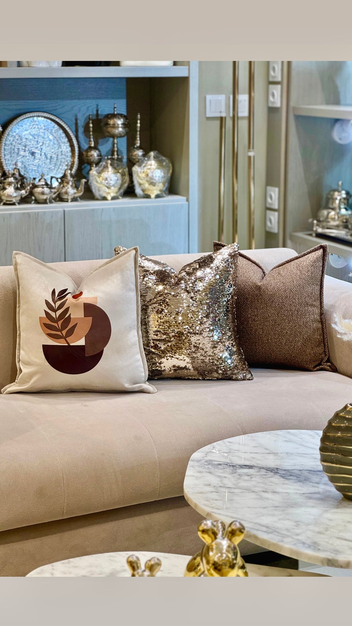 Coussin décoratif sequins bronze