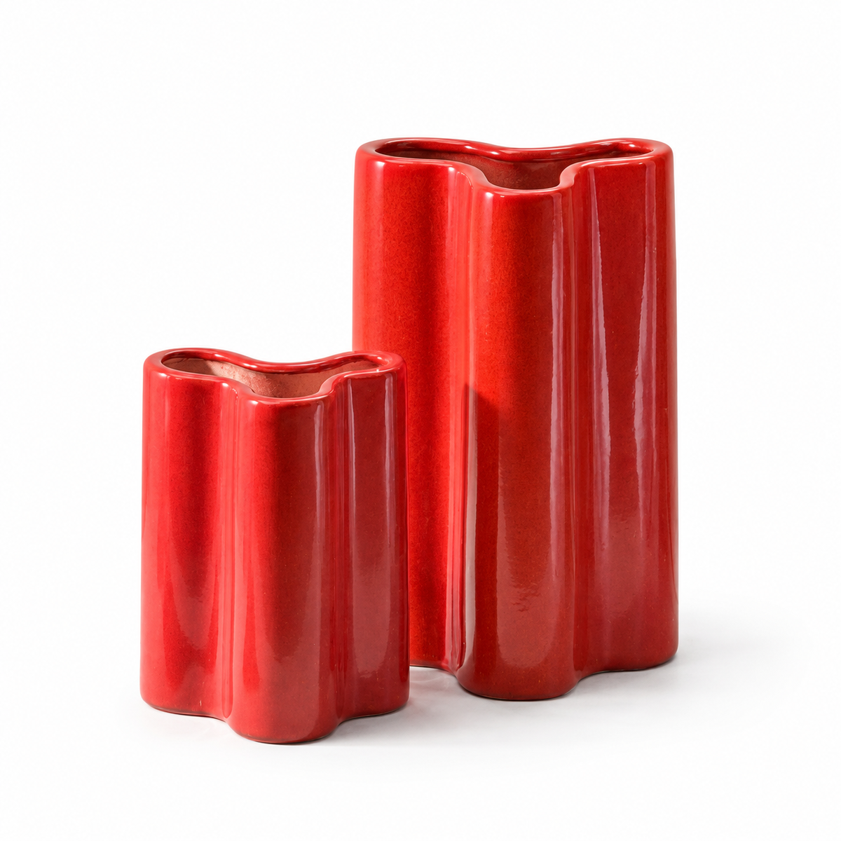 Vase Sculptural en Céramique Rouge – Ondé