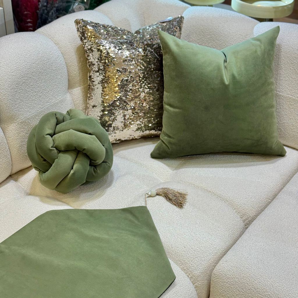 Coussin décoratif en velours kaki