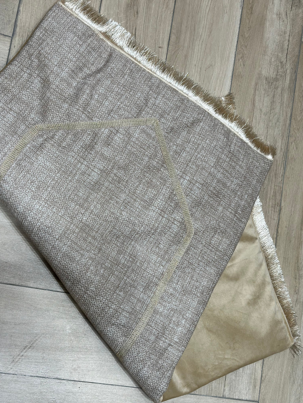 Tapis de prière en velours beige clair