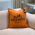 Coussin décoratif en velours inspiré logo Hermès