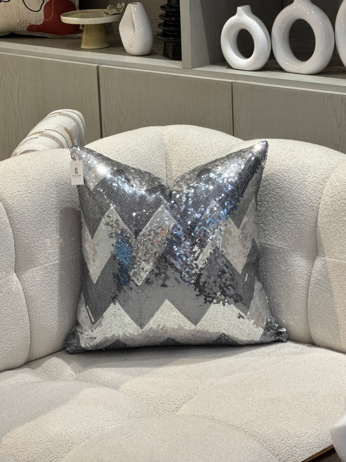 Coussin décoratif sequins argenté