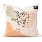 Coussin en velours visage floral