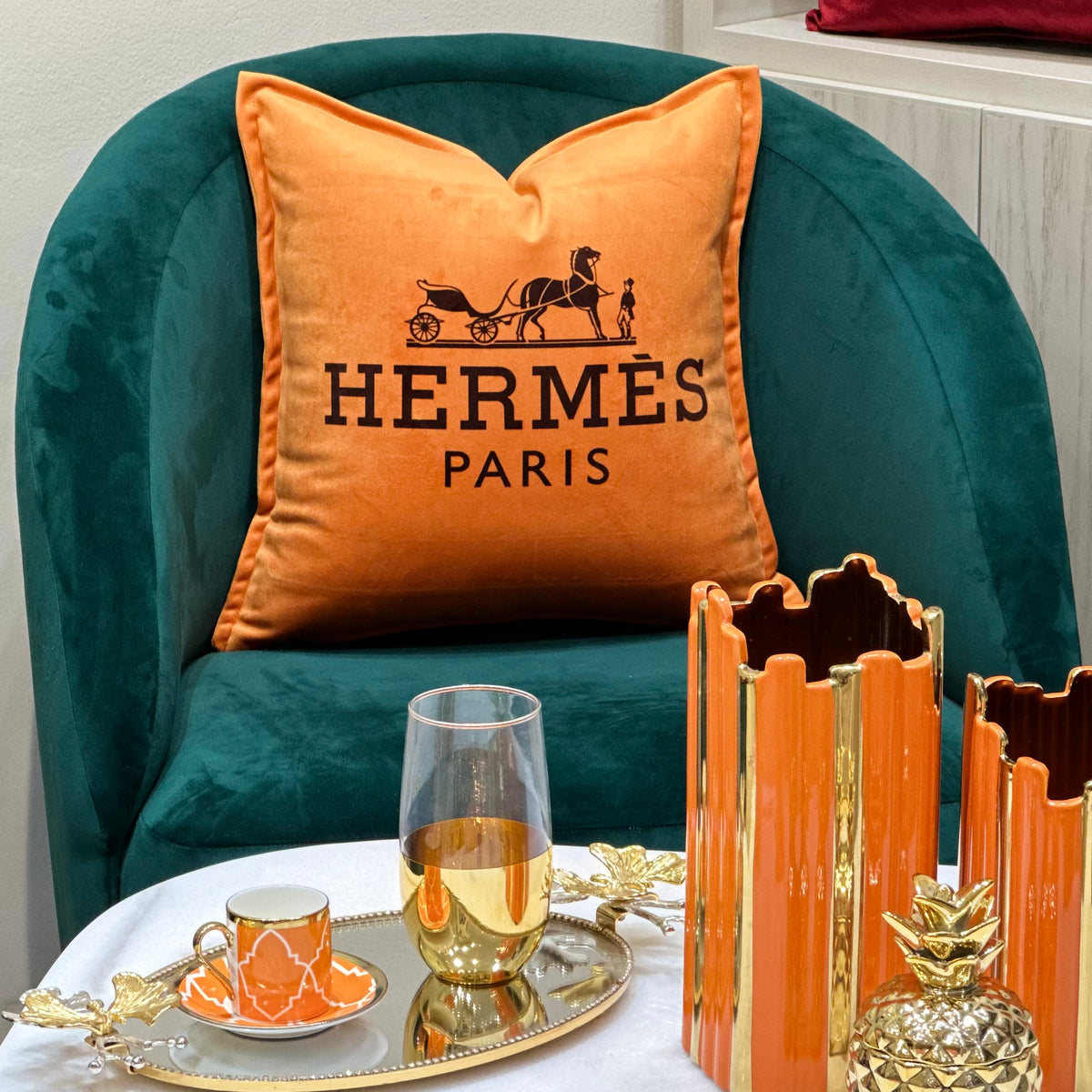 Coussin décoratif en velours inspiré logo Hermès