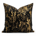 Coussin décoratif en velours noir doré