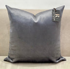 Coussin décoratif en velours gris